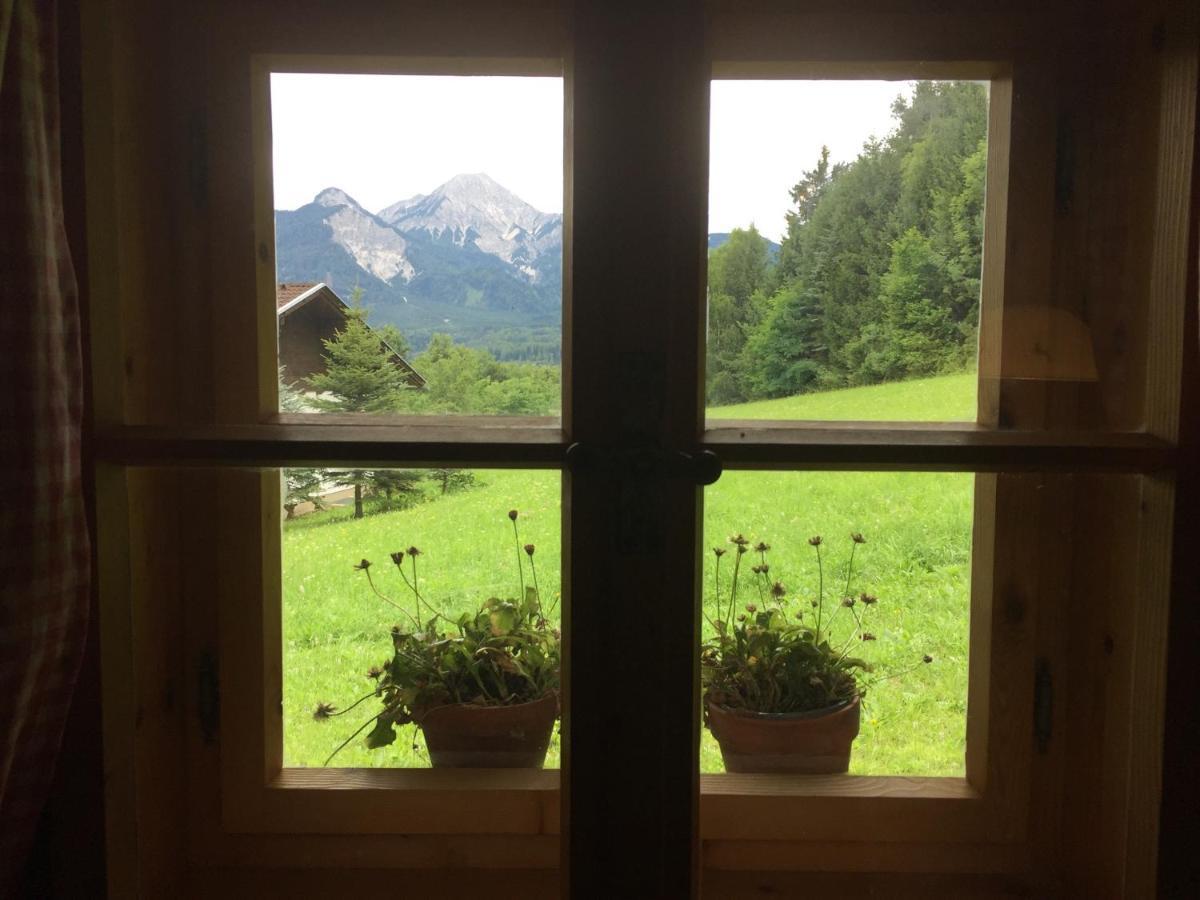 Cozy Log Cabin Near Faaker See Ledenitzen المظهر الخارجي الصورة